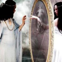 Магия зеркал: чего нельзя делать перед зеркалом ни в коем случае?
