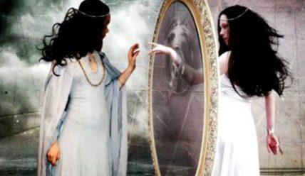 Магия зеркал: чего нельзя делать перед зеркалом ни в коем случае?